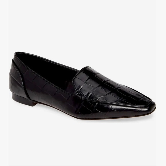 Vince Camuto crocodile embossed black leather loafers. - Picture 2 of 5